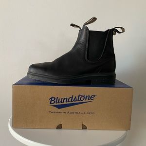 Blundstone Chisel Toe Chelsea Boot #063 EUC